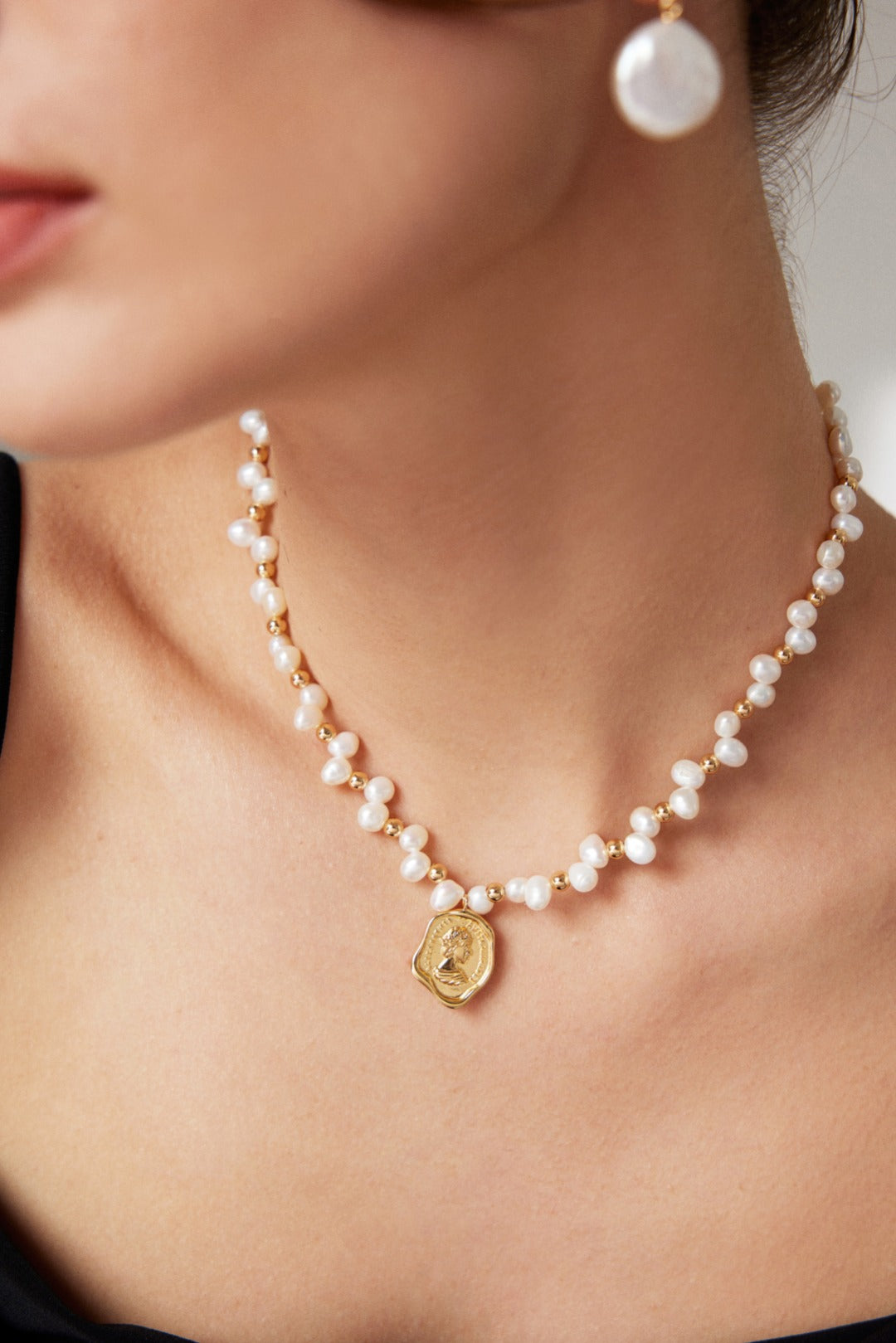 The Her History" Queen Elizabeth II Portrait Coin Silver Natural Pearl Necklace