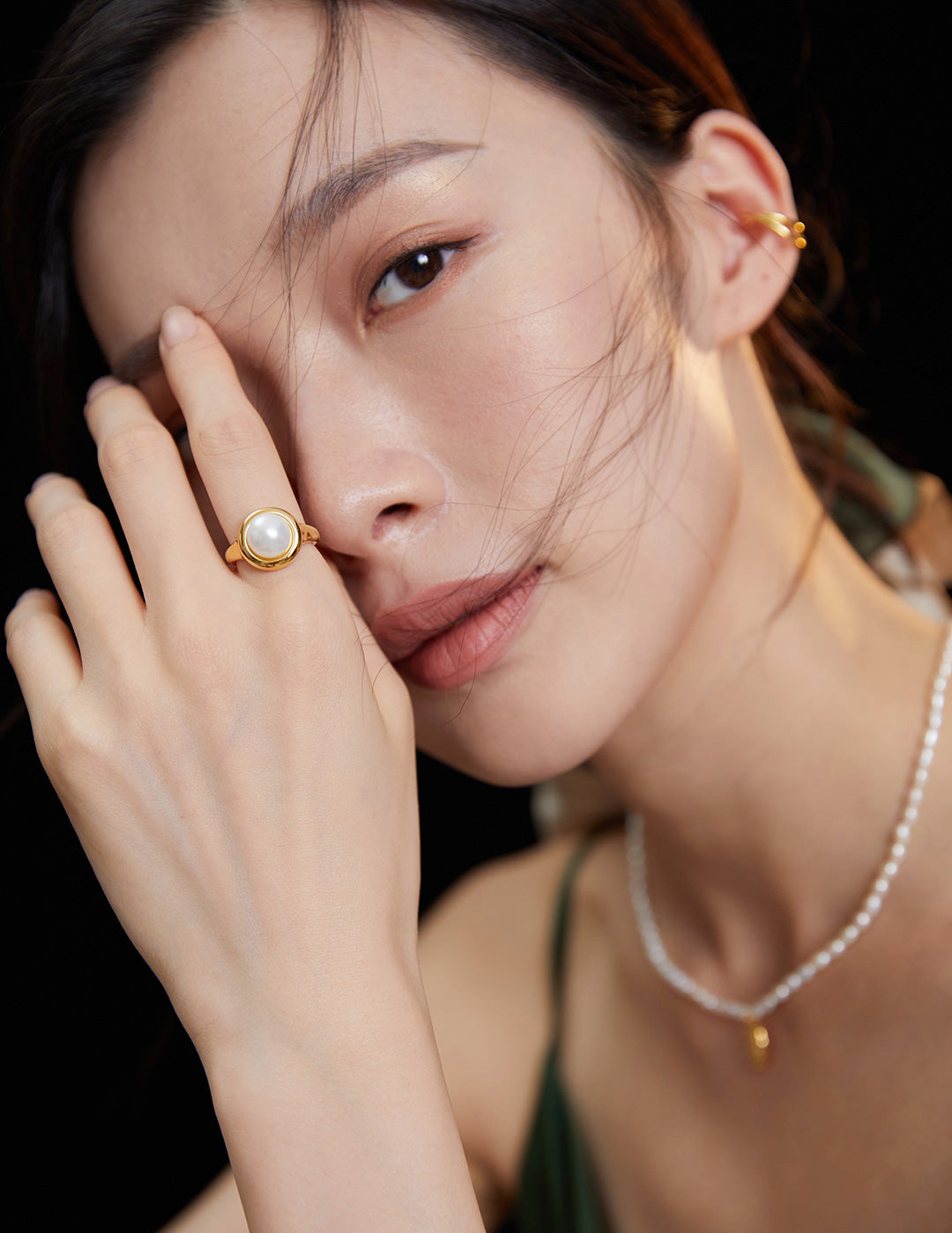 Classic French-style natural pearl ring