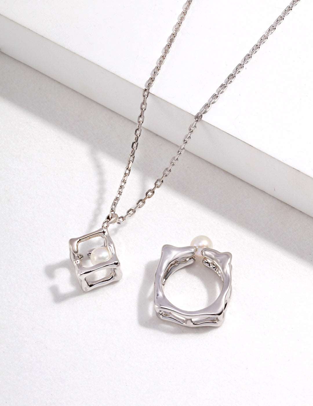 Geometric 3-dimensional Necklace