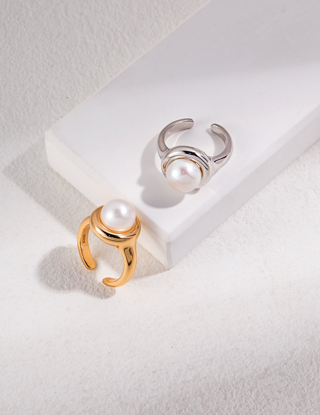 Classic French-style natural pearl ring