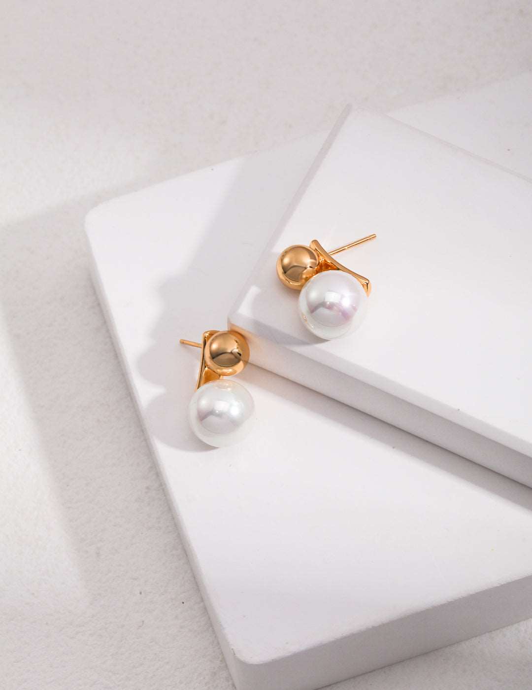 Snowman Shell Pearl Earrings