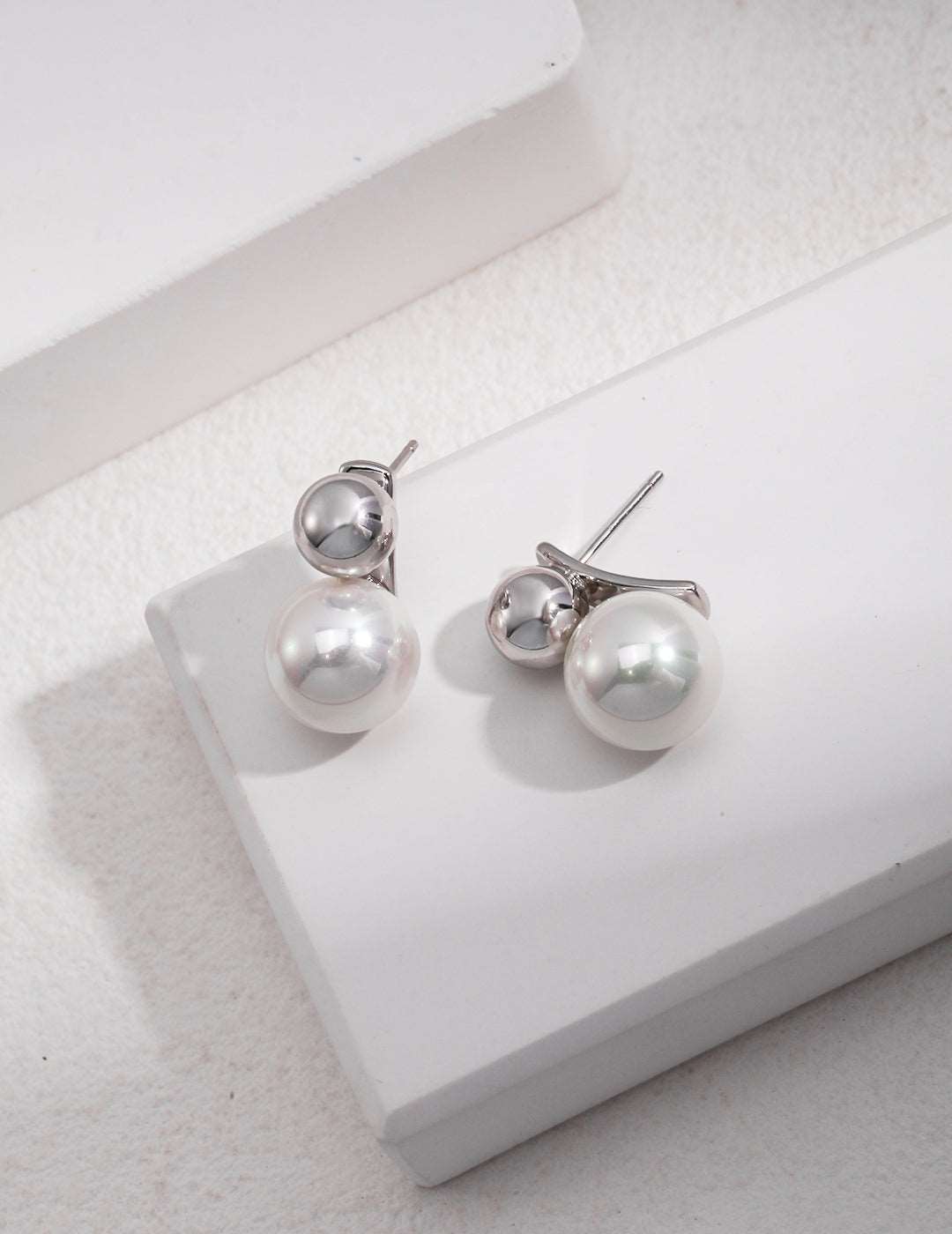 Snowman Shell Pearl Earrings