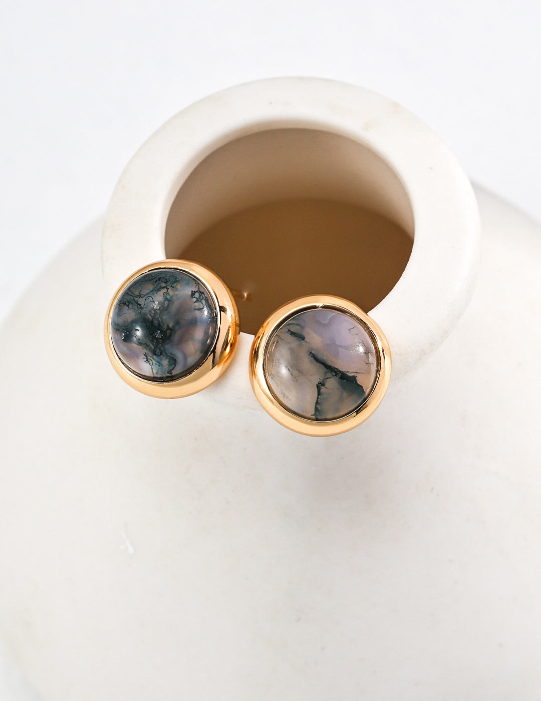 Elegant Seaweed Agate Silver Earrings, non-allergenic, tarnish-free, ocean-inspired.