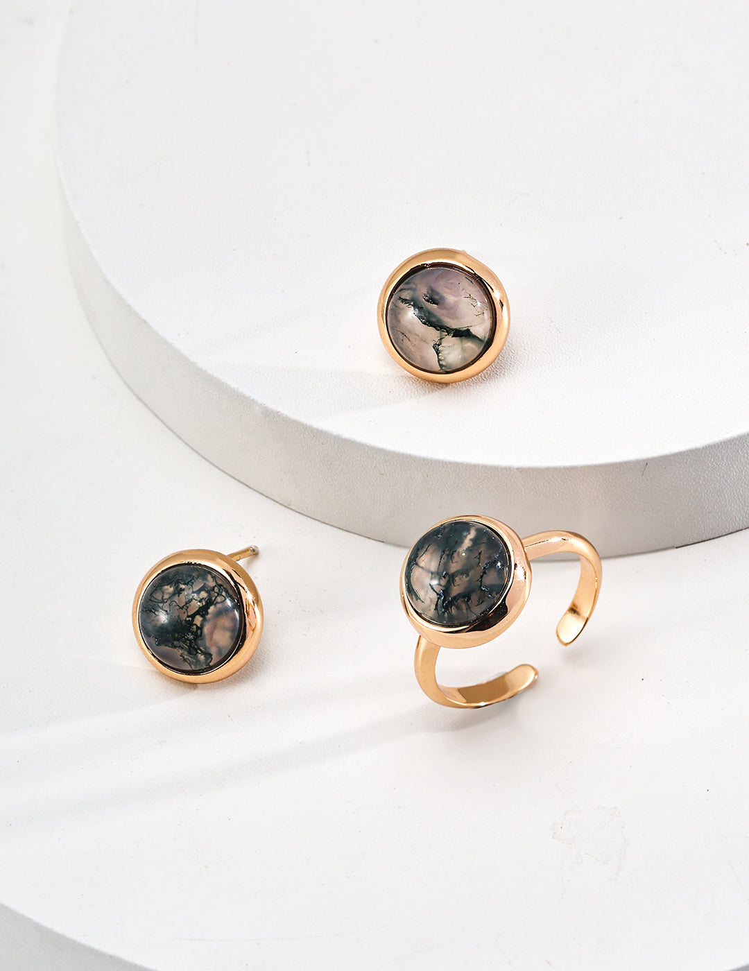 Elegant Seaweed Agate Silver Rings, non-allergenic, tarnish-free, ocean-inspired.